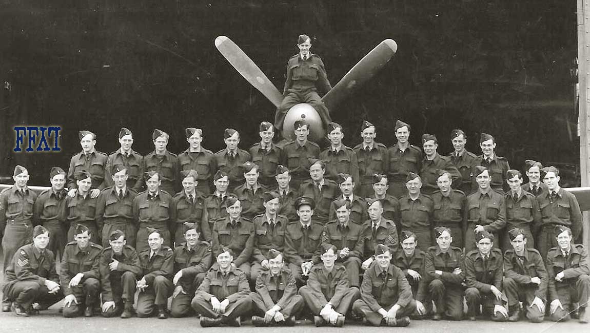 402 squadron hangar crew 1945