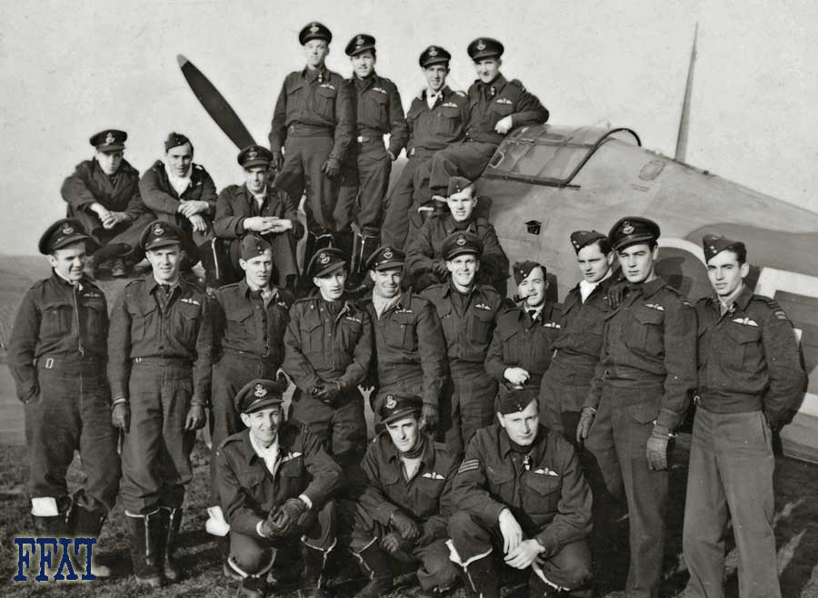 438 Squadron photo