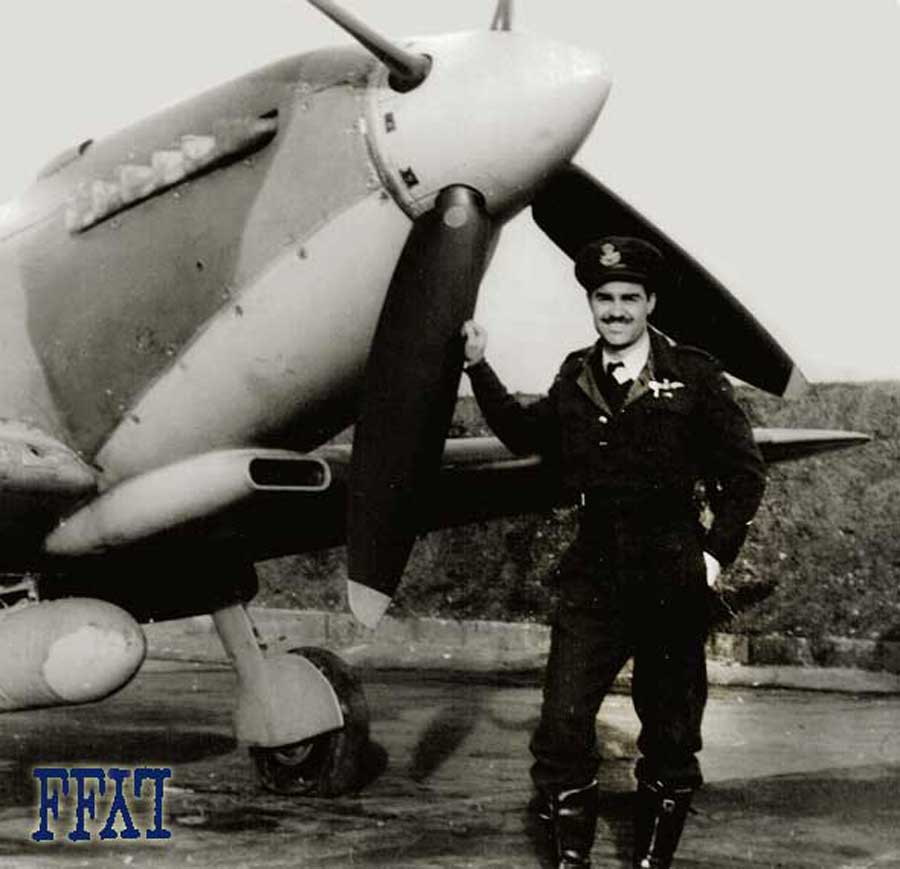 Whiteford with a 411 Squadron Spitfire